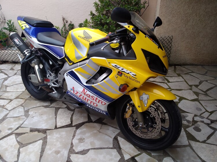 Cbr Rossi Replica Motos Essais Achats Conseils Forum Auto