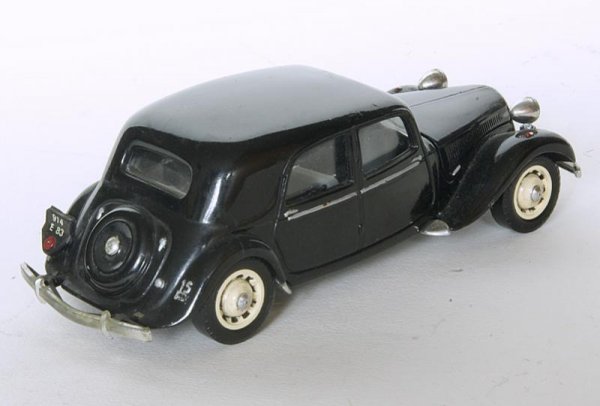 Les premières Citroën Traction Avant 15 CV de SOLIDO Small.15solido2.jpg.84cc8d5a2c86250af6f0b0d22396fd27